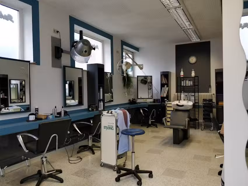 SCHNIPP-SCHNAPP HAARSTUDIO