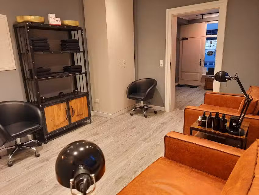 Sch&ouml;nheitsschmiede &ndash; Munich Unisex Beauty &ndash; Kosmetik f&uuml;r M&auml;nner und Frauen