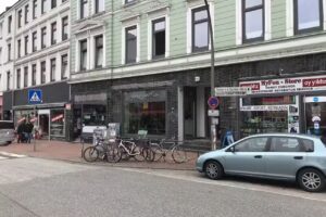 Schr&auml;gschnitt Binnaz Yigit