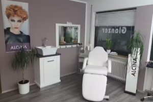 Schwalmfriseur Gl&auml;nzer