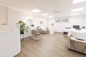 SEIDENGLANZ STUDIO by Jacky | Friseur und Wimpernverl&auml;ngerung