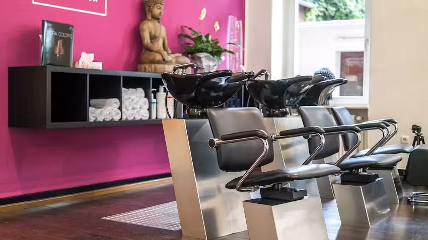 Silhouette Hair Design