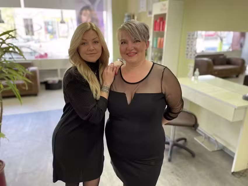 Simone Kerner (Haare + Make Up)