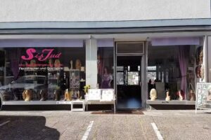 Sis Jud Afro Hair Studio