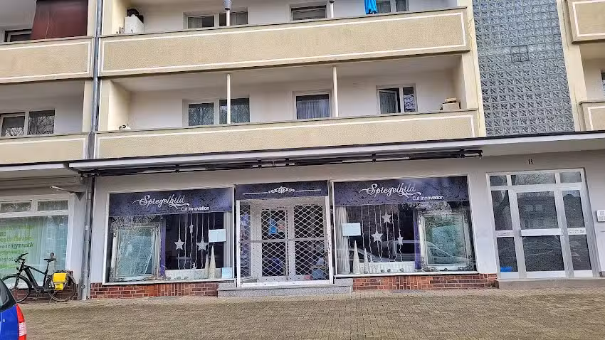 Spiegelbild Cut Innovation