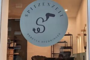 Spitzenzeit Rebecca Pfenninger| Pr&auml;zise Haarschnitte & Farbver&auml;nderung