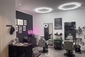 standout barber by Dani