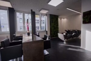 The Chair | Experten für Balayage & Highlights