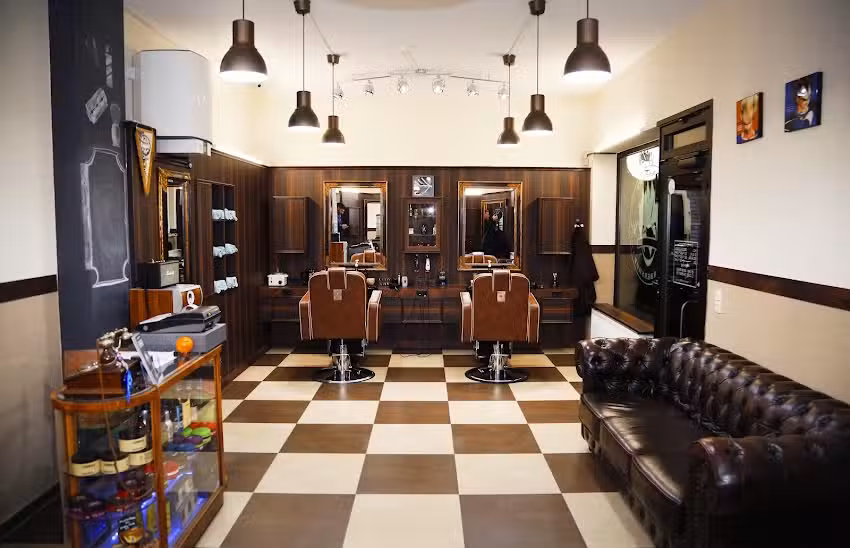 THE MAN&rsquo;S WORLD Barbershop