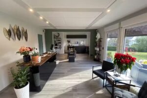 Tom&rsquo;s Hair & Make Up Art