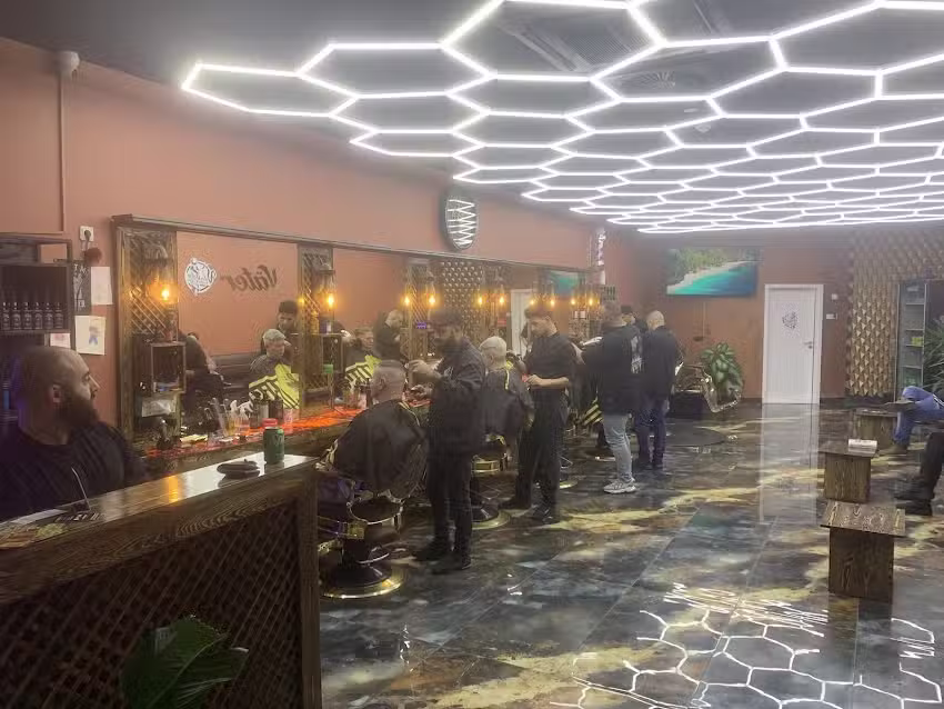 V&auml;ter&S&ouml;hne Barbershop Strelapark