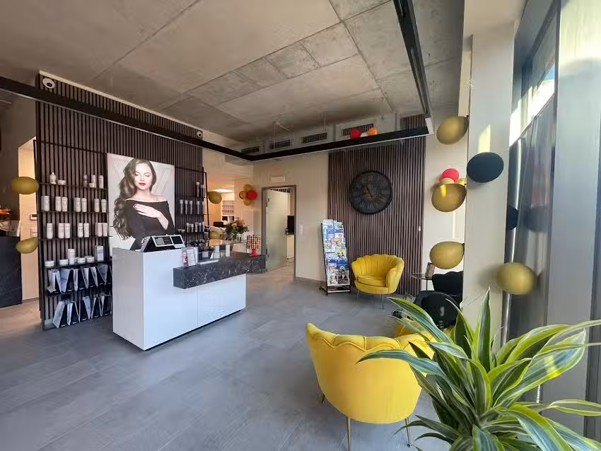 Velly Coiffure Neus&auml;&szlig;