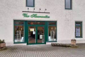 Vier Haareszeiten &ndash; Friseur LA BELLE