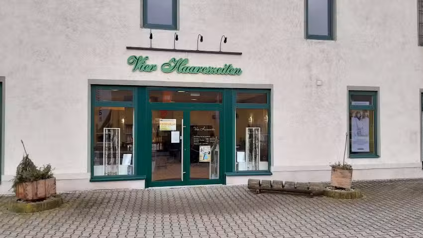 Vier Haareszeiten &ndash; Friseur LA BELLE