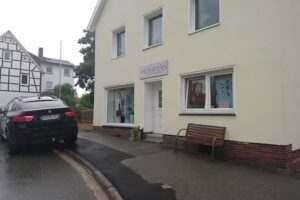 Violeta&rsquo;s Fris&ouml;rsalon