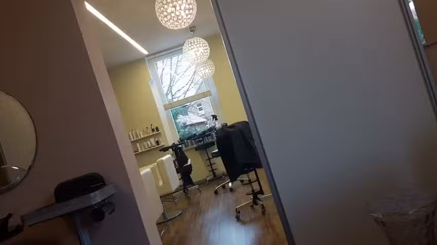 Vis &aacute; vis &ndash; Friseursalon Bianca Wood