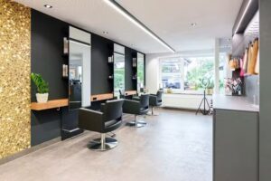 Vroni Haare & Makeup