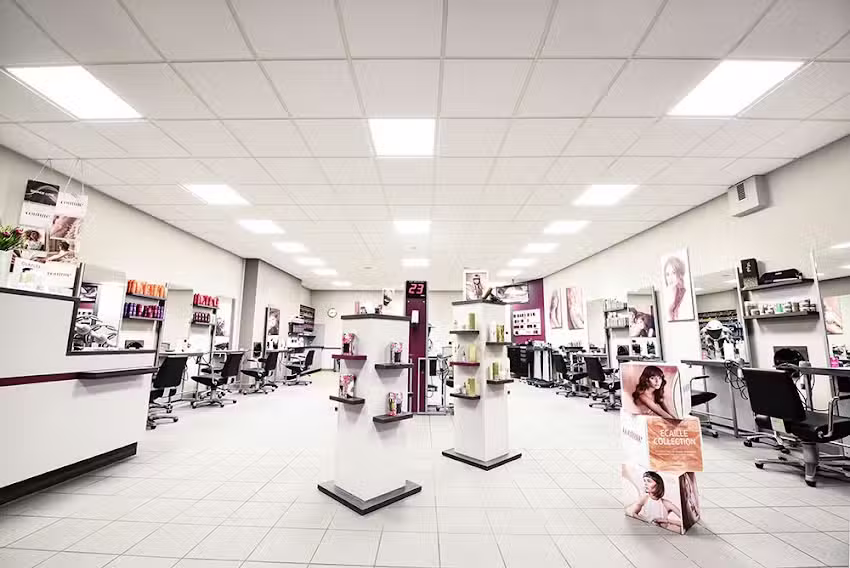 WEF FRISEURE by michaela hupertz