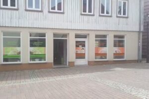 Zum Friseur der kleinen Preise